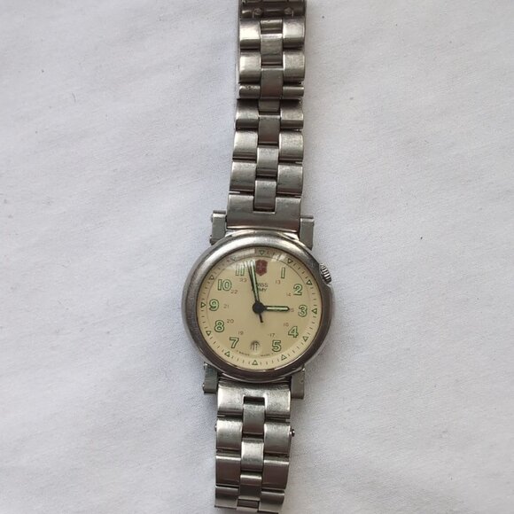 Vintage (1970's) Swiss Army Delta Watch Women's 37mm Date New Battery - Picture 3 of 10